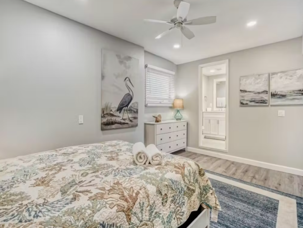Anna Maria Island Luxurious Tropical Retreat with private Pool & Game Room
